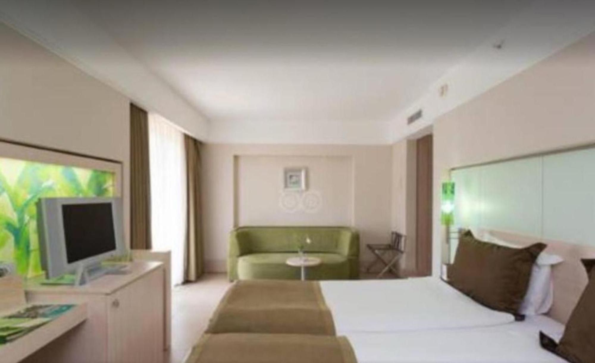 Ambassador & Otel 4*