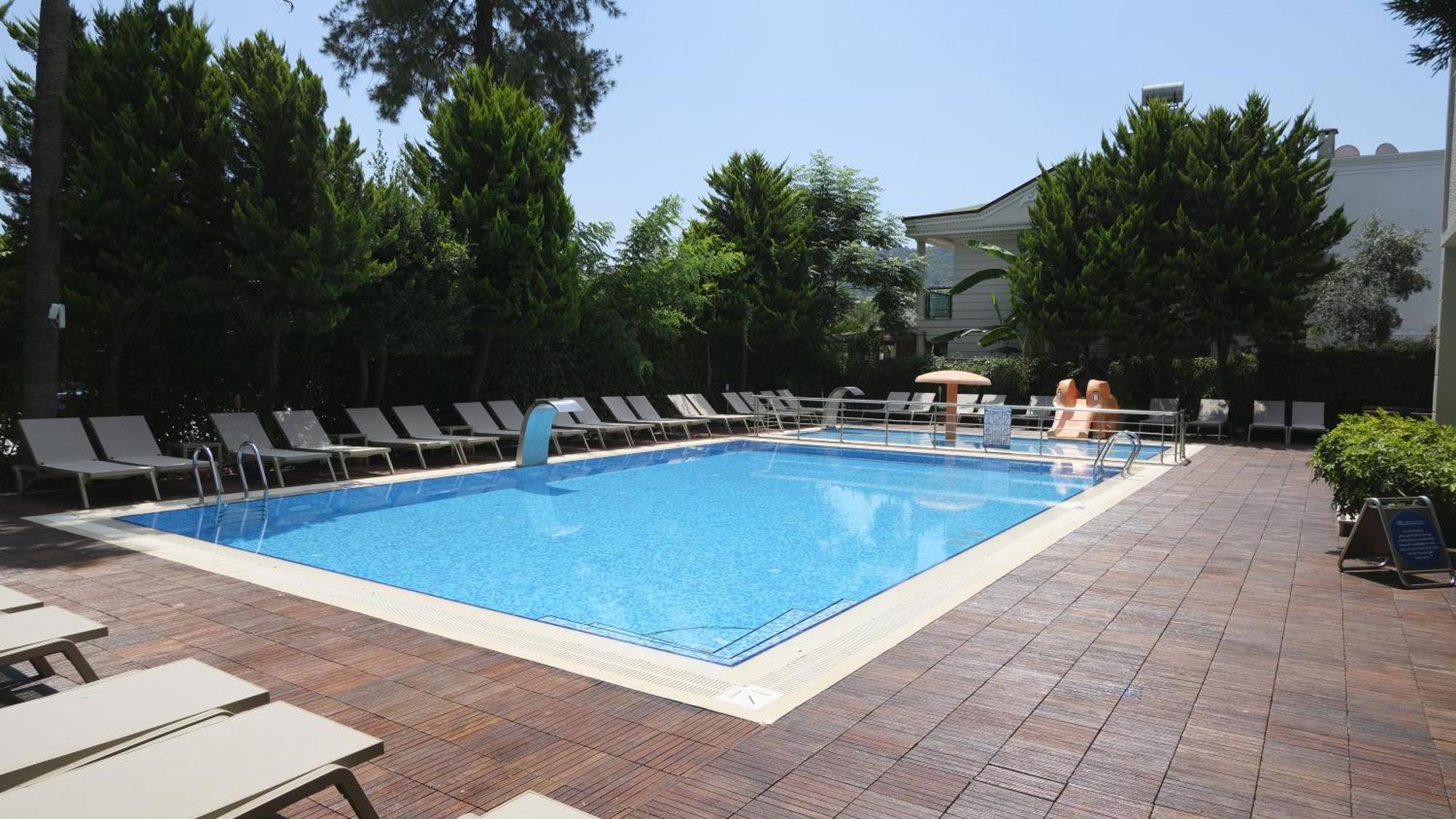 Ambassador & Otel 4*