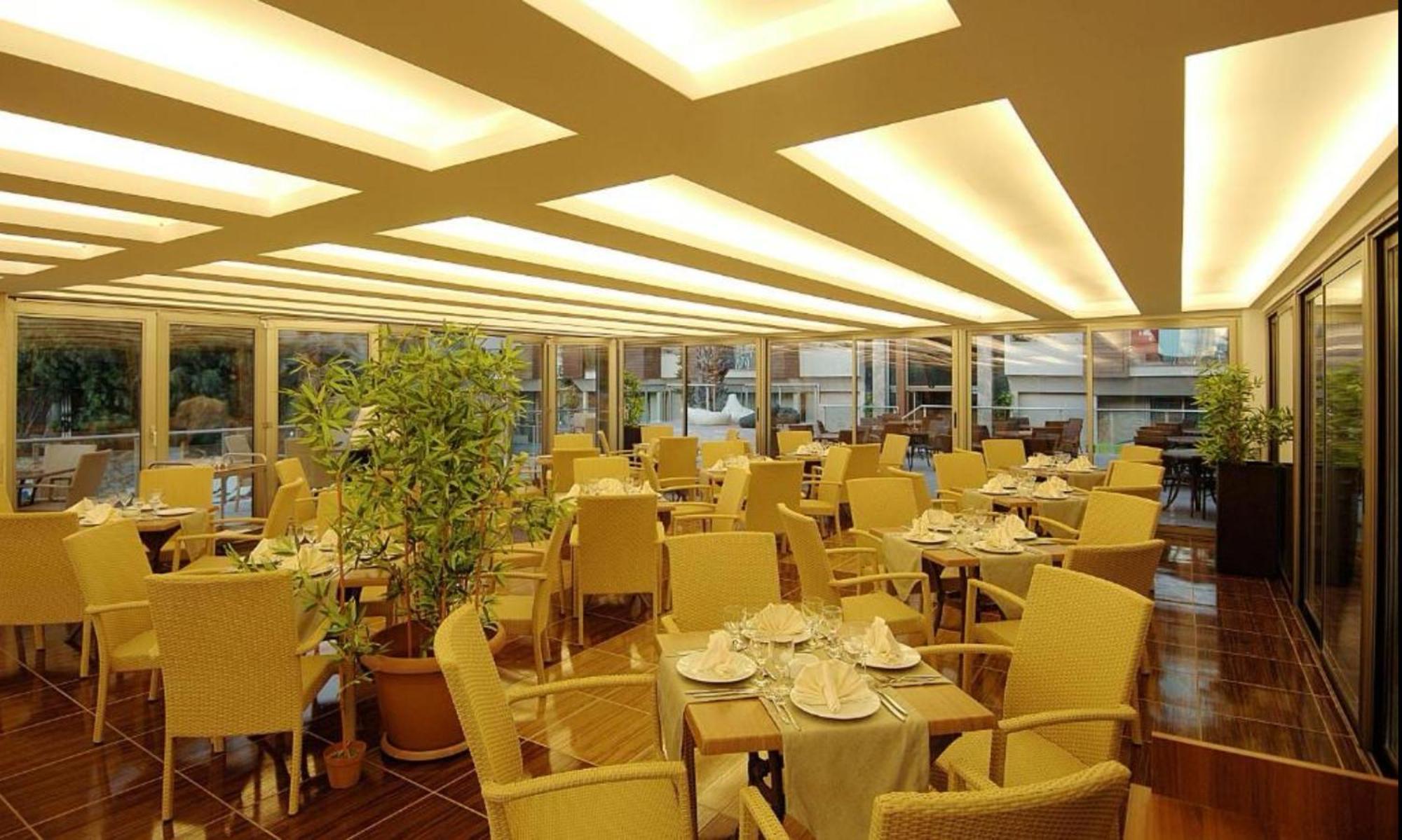 Ambassador & Otel