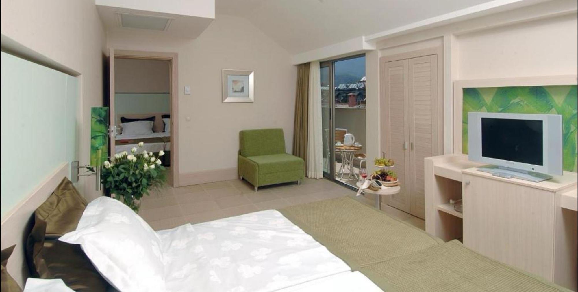Otel Ambassador &