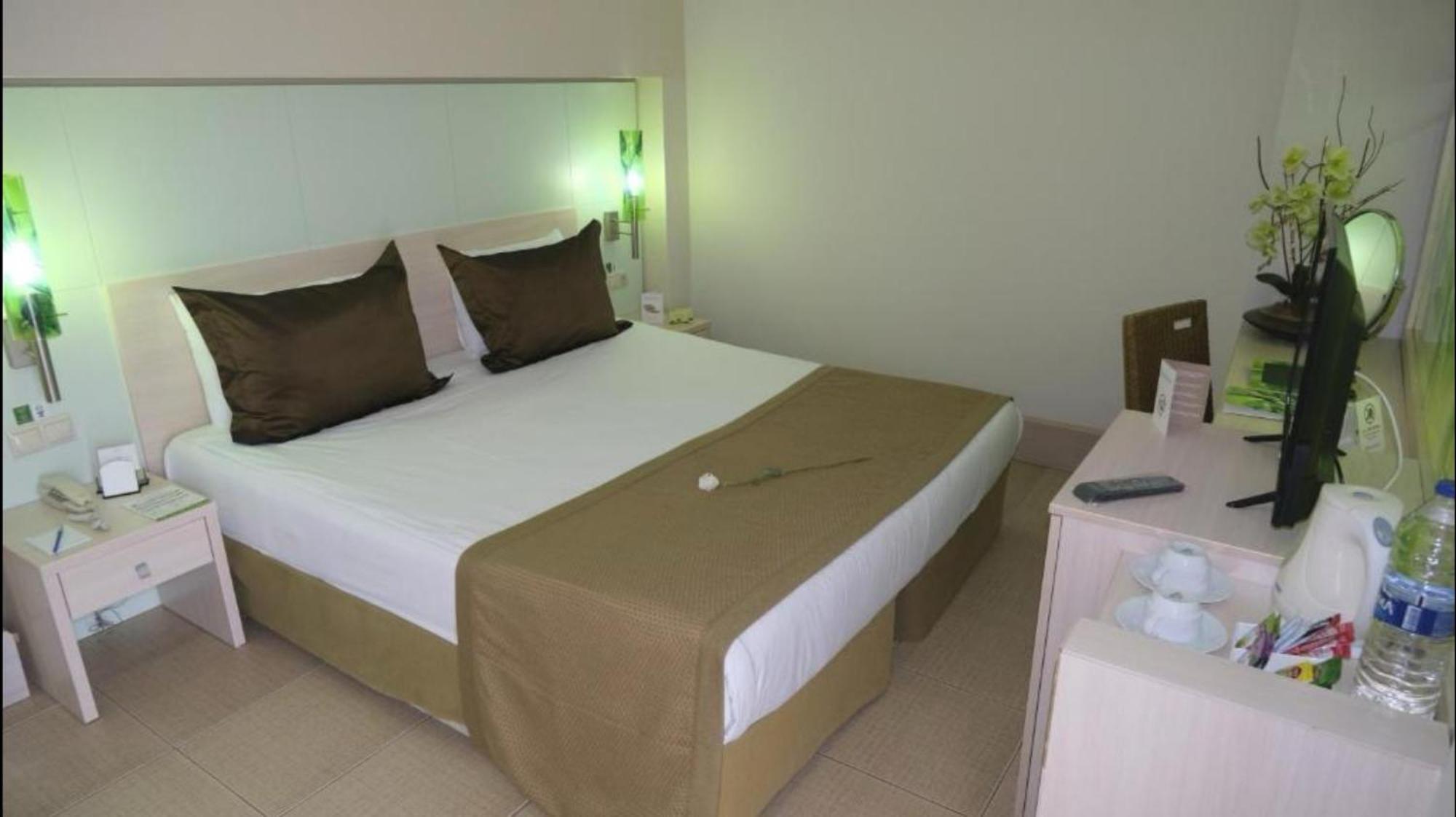 Ambassador & Otel